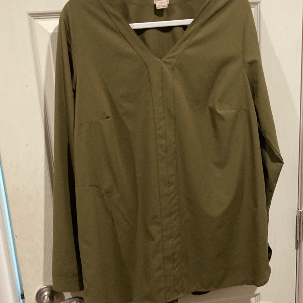Duluth Olive V-Neck Tunic Top